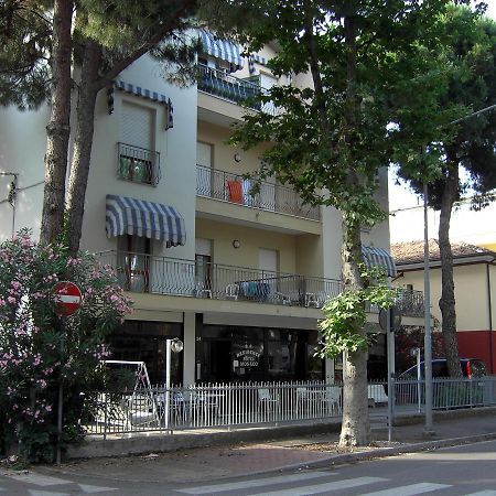 Residence Monaco Appartamenti ริมินี ภายนอก รูปภาพ