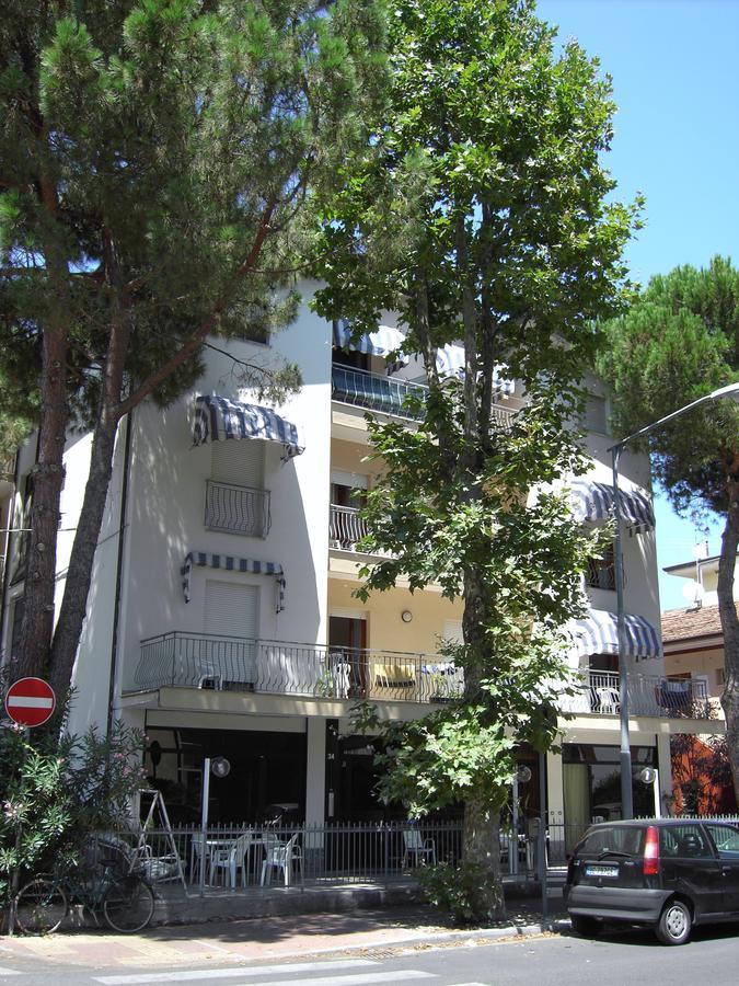 Residence Monaco Appartamenti ริมินี ภายนอก รูปภาพ